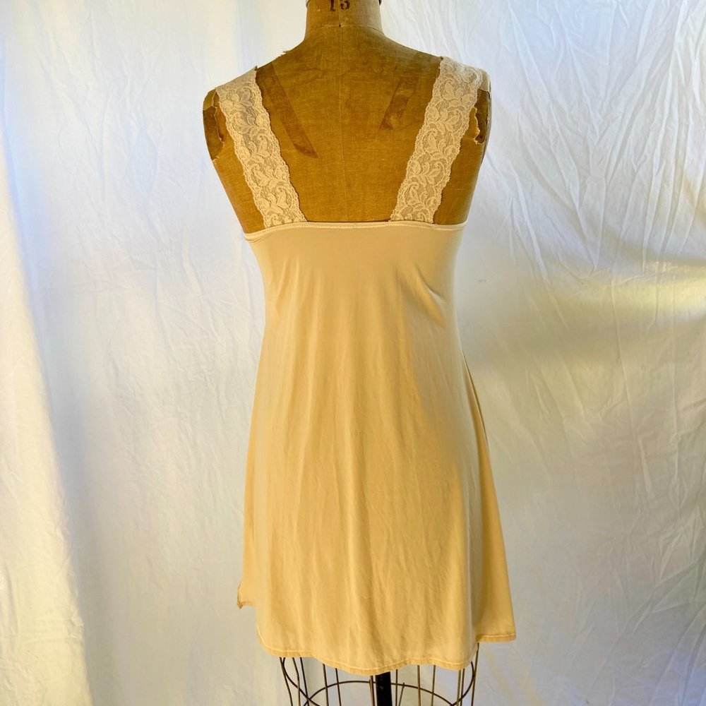 VANITY FAIR Nude Beige Fit Your Body Full Slip Nylon Spandex #10-073 18" 36/42 - Picture 6 of 7